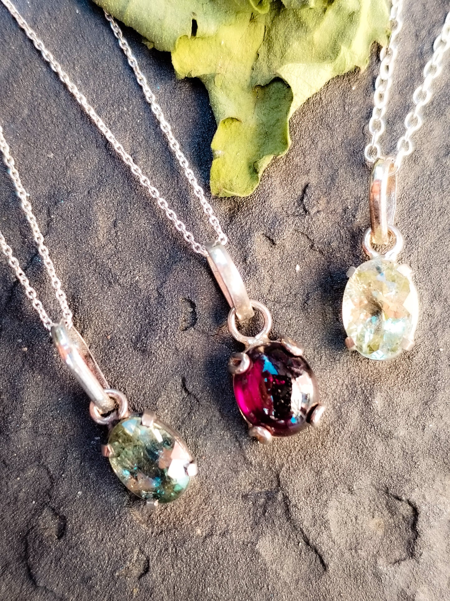 Mini Colgantes con piedras preciosas