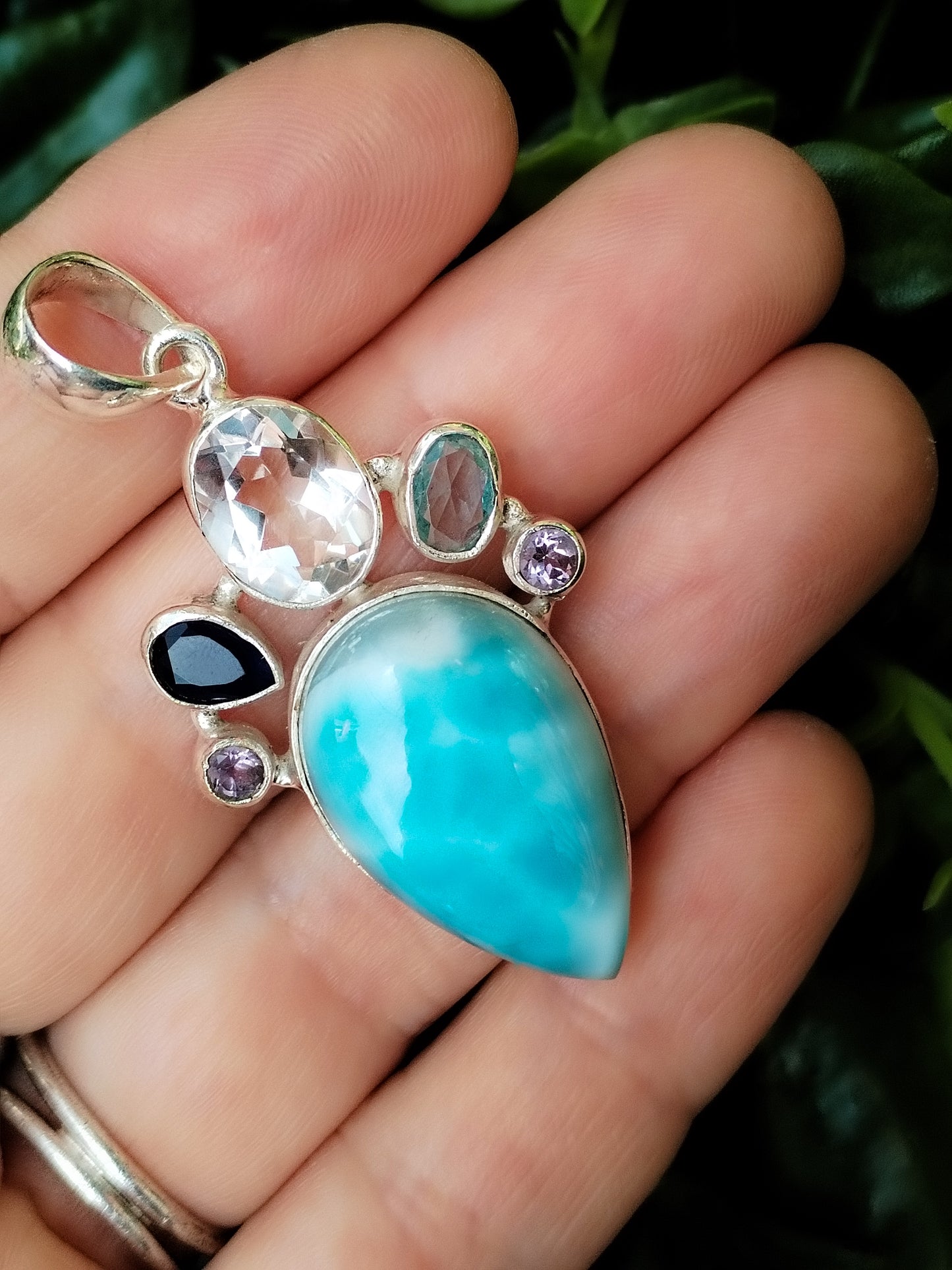 Colgante de Larimar Amatista Aguamarina y Cuarzo