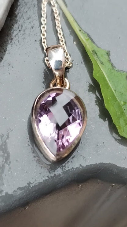 Colgante de Amatista tallada extra y Plata de ley