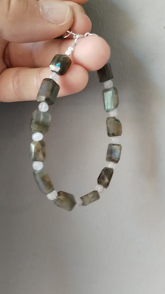 Pulsera artesanal de Labradorita y Piedra Luna