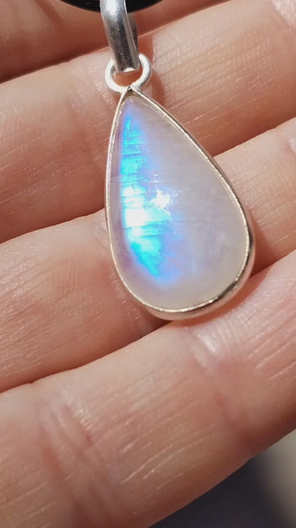 Colgante de piedra luna y Plata de ley