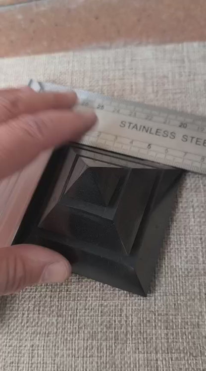 Shungita SÚPER OFERTA pirámide Saqqara 7cm