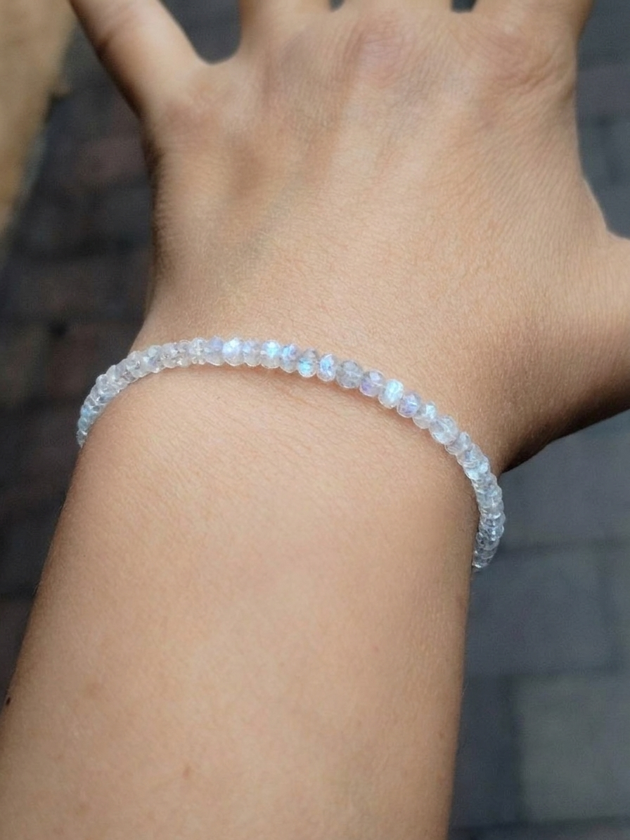 Pulsera extra de Piedra luna tallada