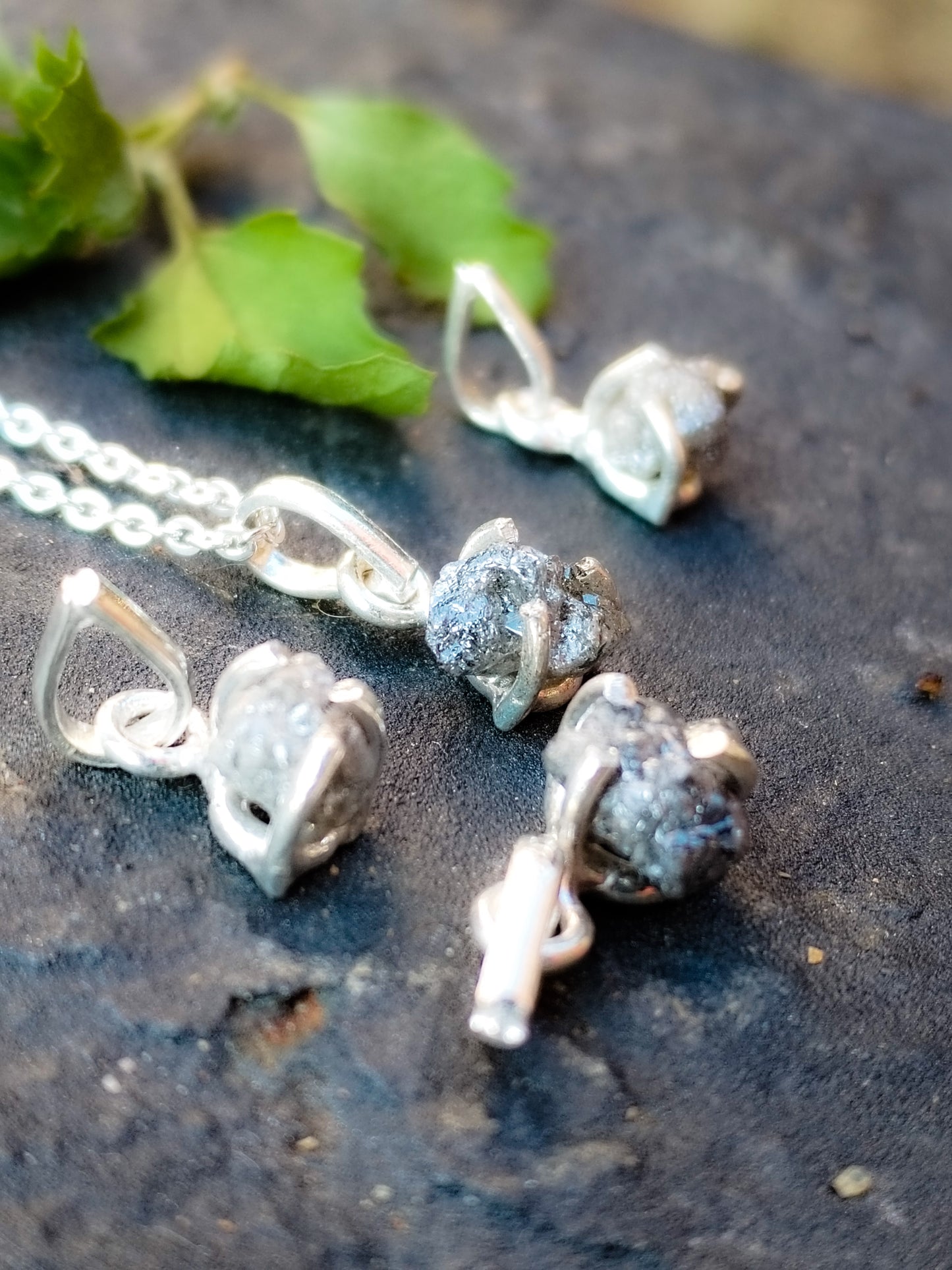 Diamantes en Bruto engarzados en Plata de Ley