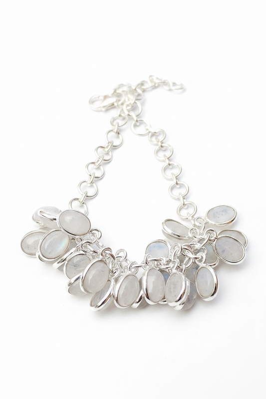 Pulsera con muchas Piedra Luna. Plata de Ley