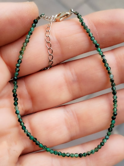 Pulsera de Esmeralda con cierre de plata de ley