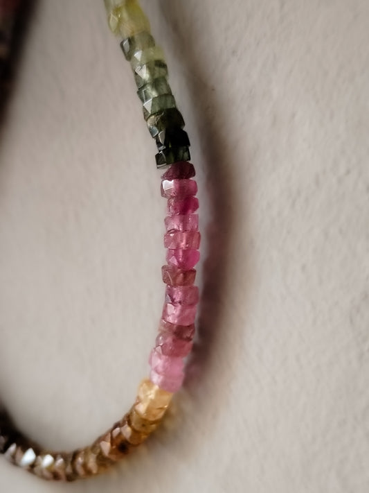Pulsera tallada de Turmalina extra