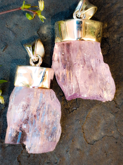Colgante de Kuncita rosa en bruto