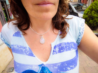 Colgante con Gran ópalo Blanco. Joyería de Autor en Plata de Ley