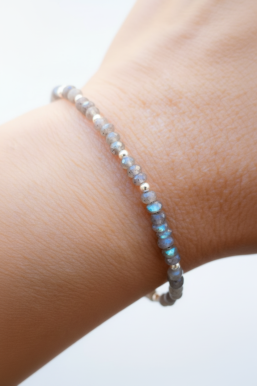 Pulsera de Labradorita tallada y plata de ley