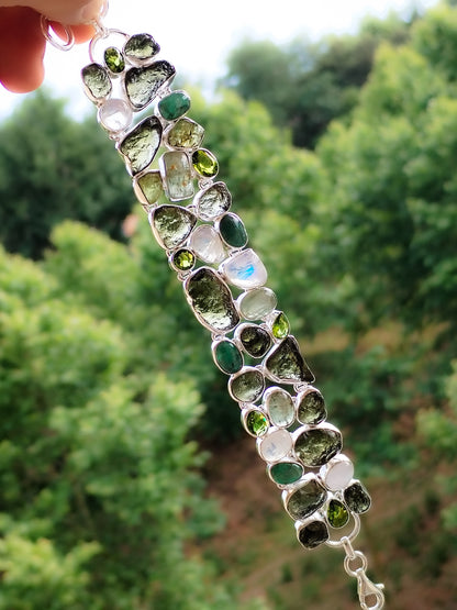 Impresionante pulsera de Moldavitas y Minerales