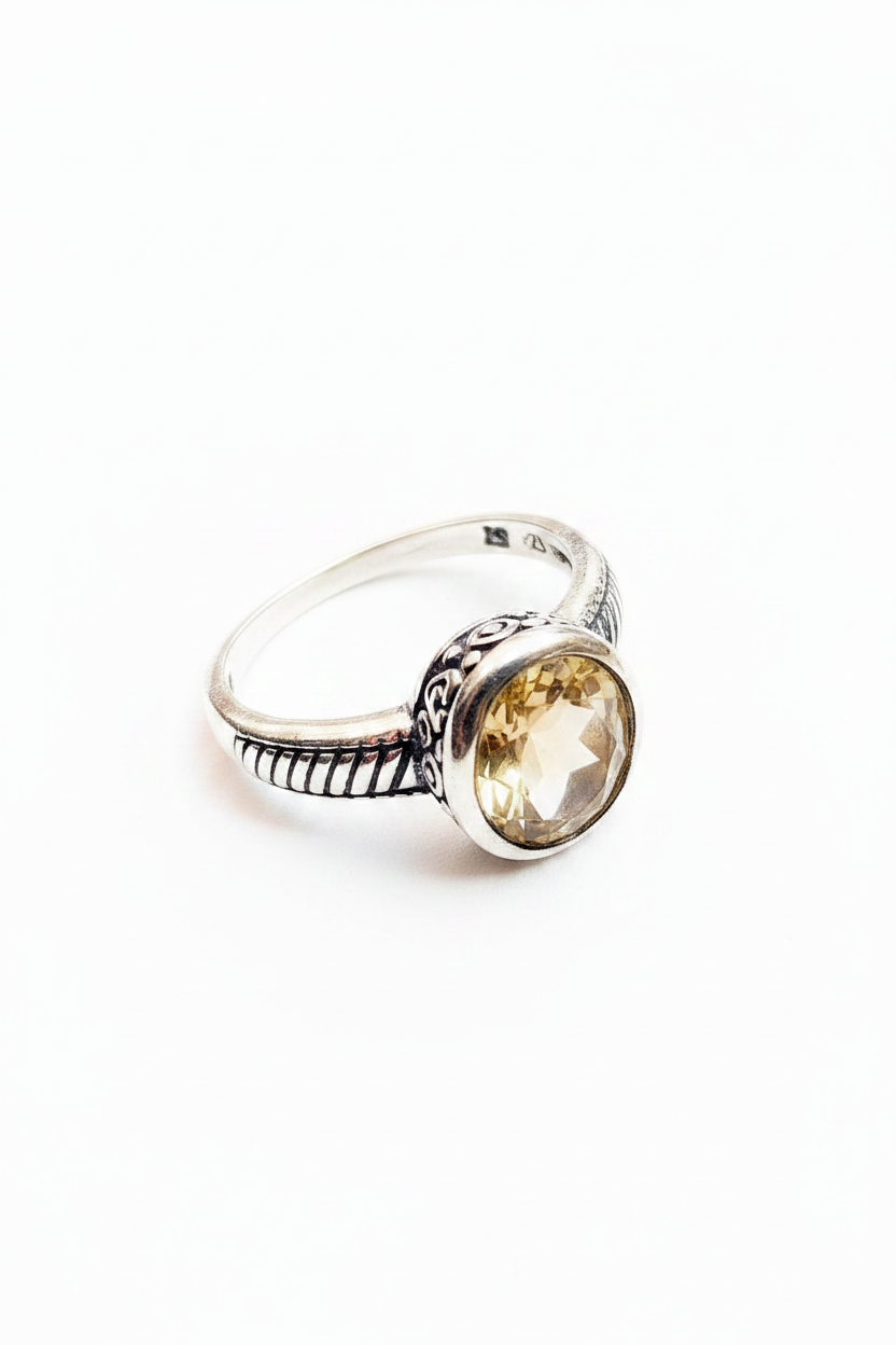 Anillo de Citrino tallado
