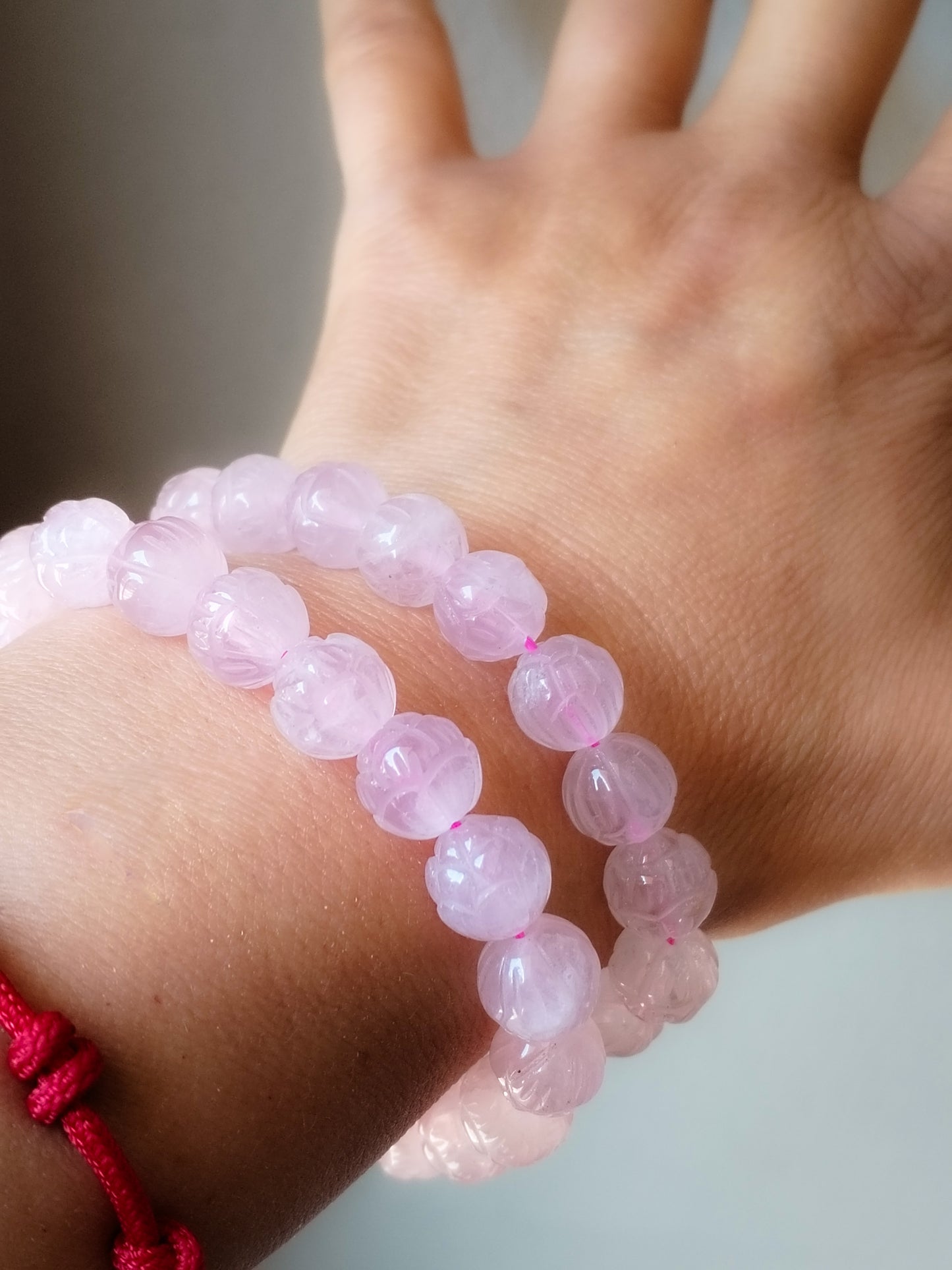 Pulsera de cuarzo rosa tallado