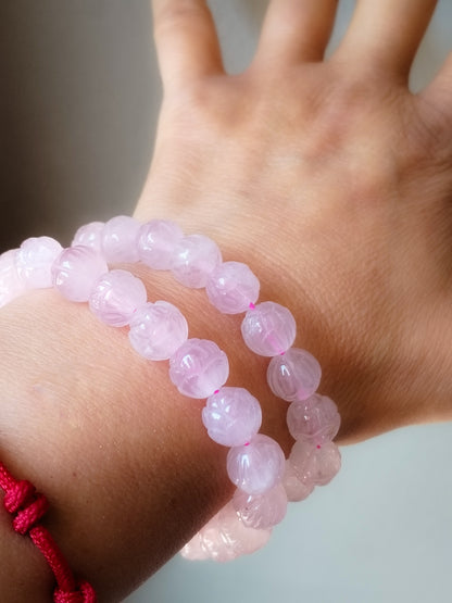 Pulsera de cuarzo rosa tallado
