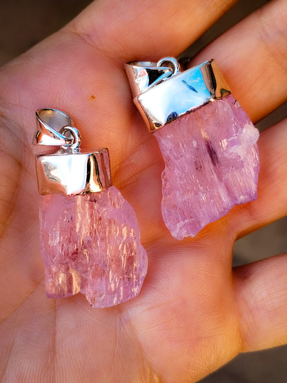 Colgante de Kuncita rosa en bruto