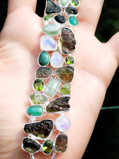 Impresionante pulsera de Moldavitas y Minerales