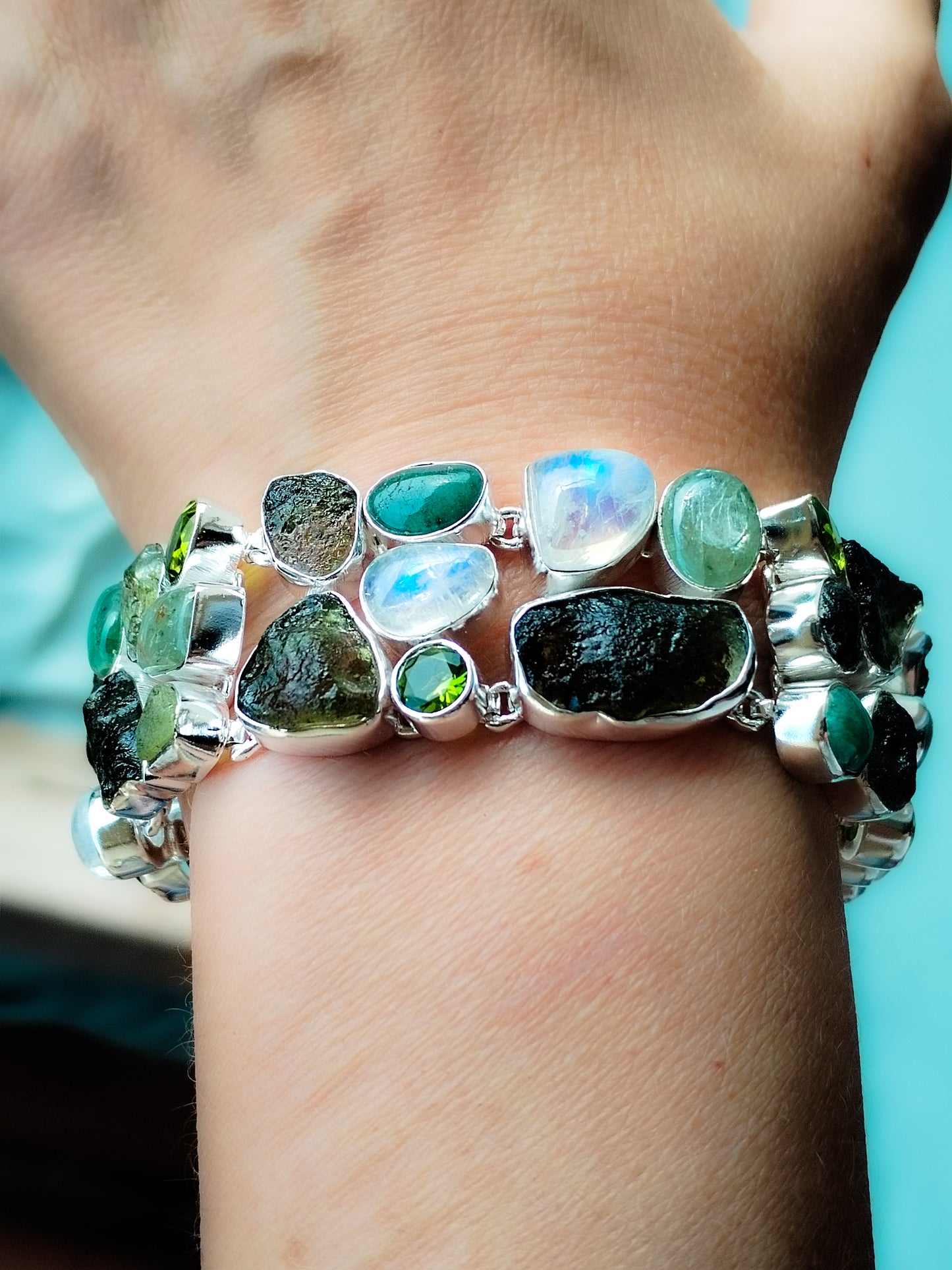 Impresionante pulsera de Moldavitas y Minerales