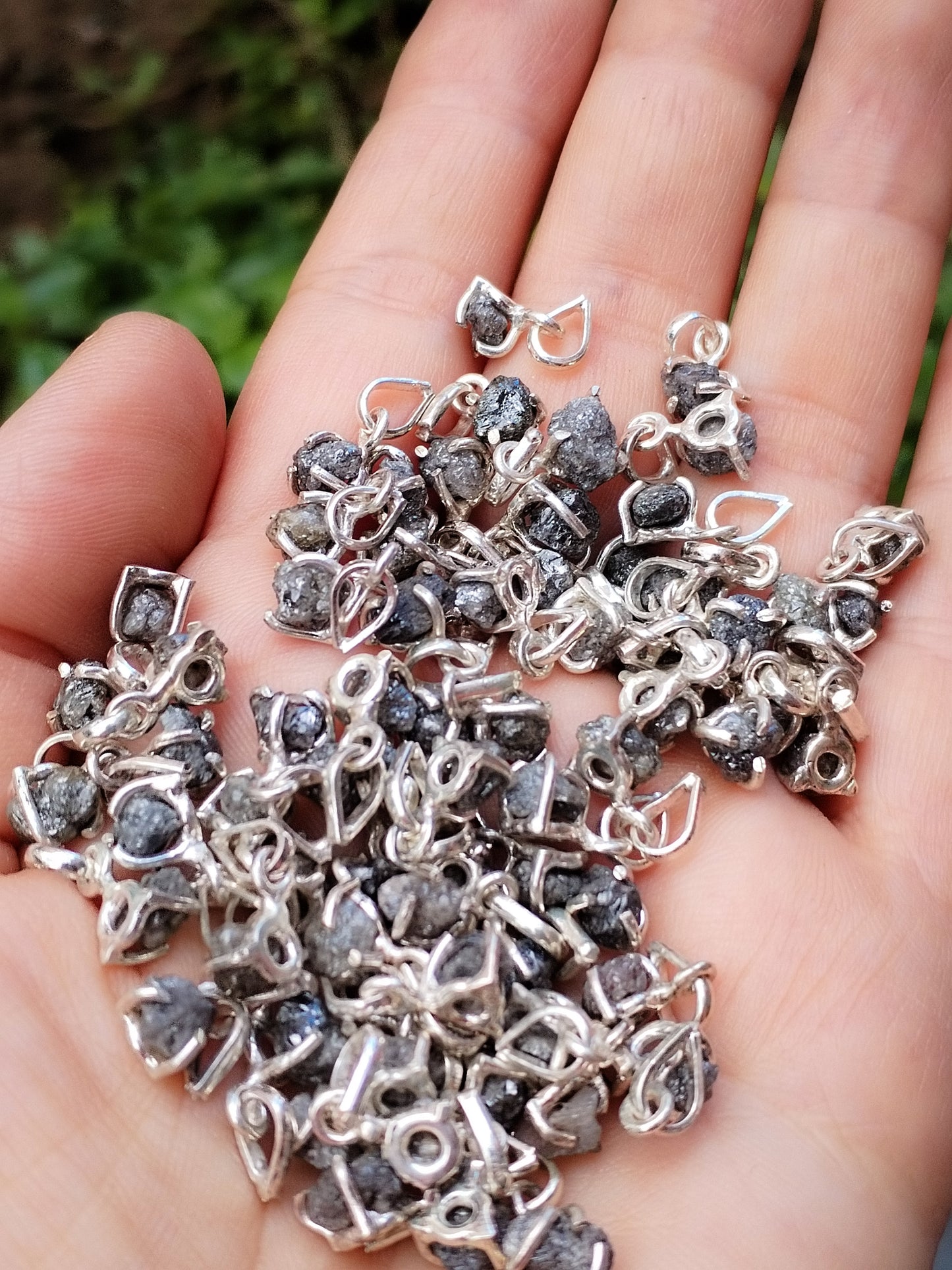 Colgante de Diamante Auténtico en bruto natural, engarzado en plata de ley