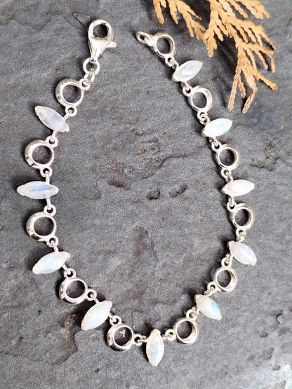 Pulsera de Piedra luna y Plata de ley de diseño