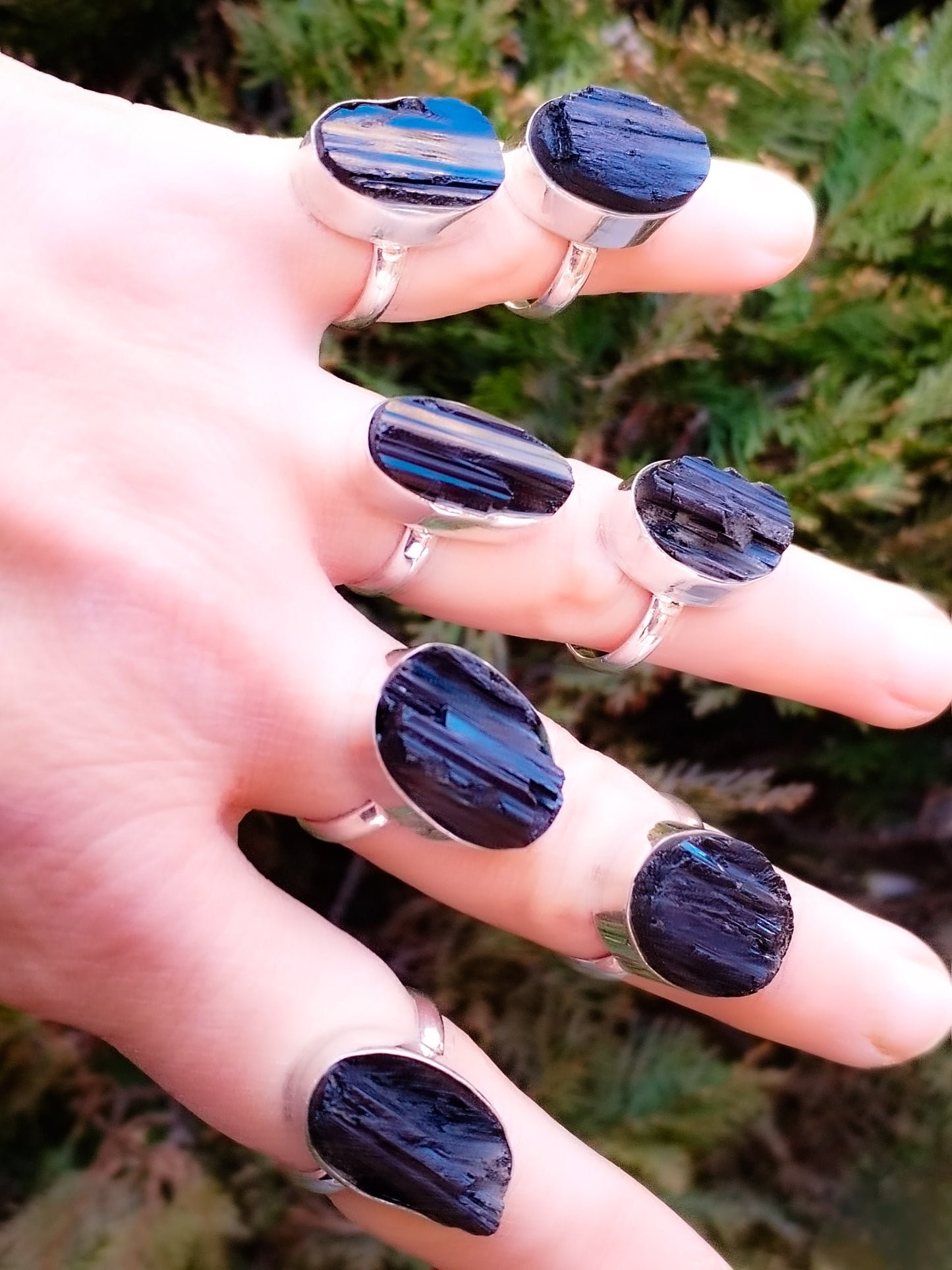 Anillo de plata de ley y Turmalina en bruto
