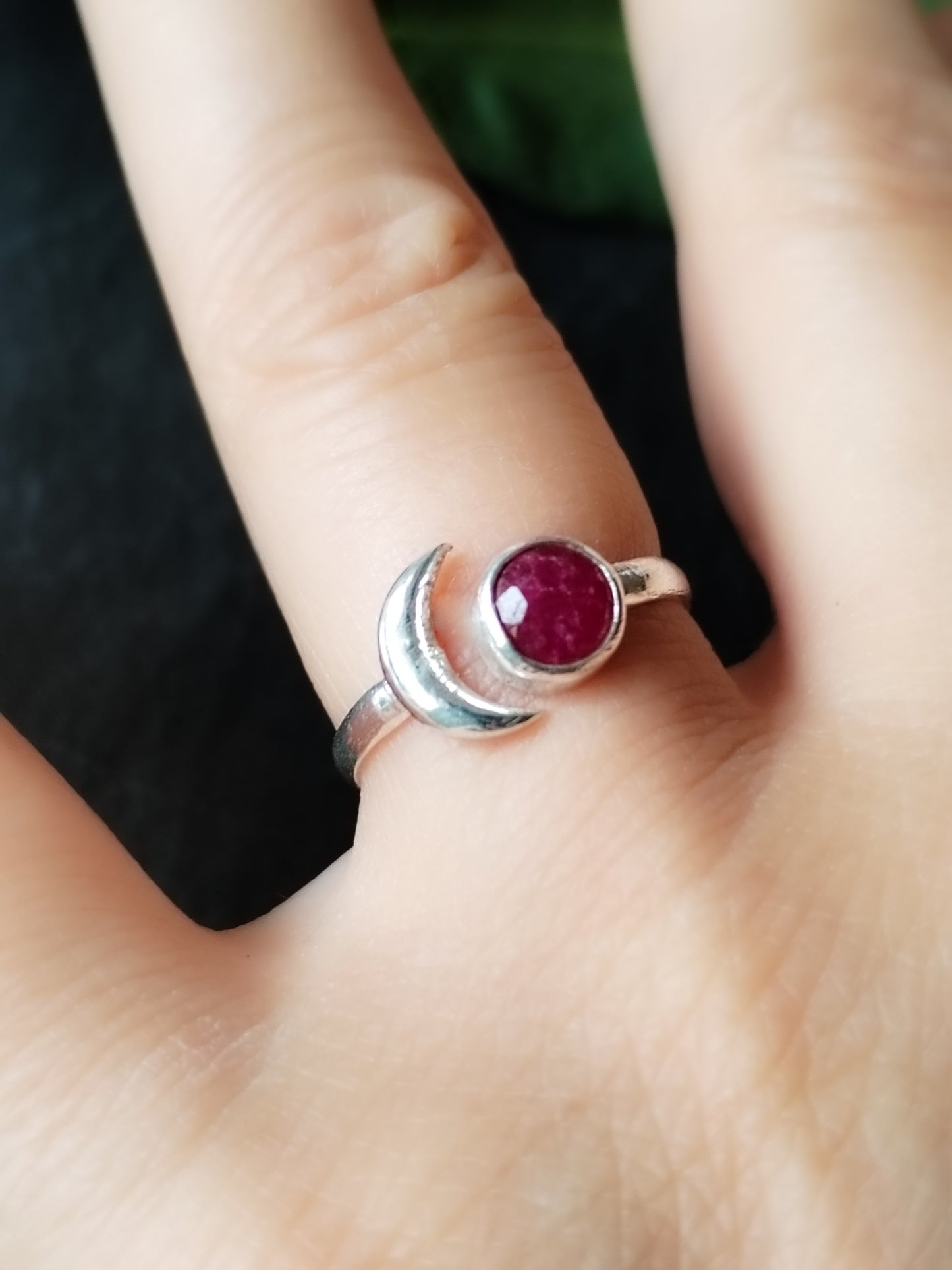 Anillo Luna de plata de ley y minerales