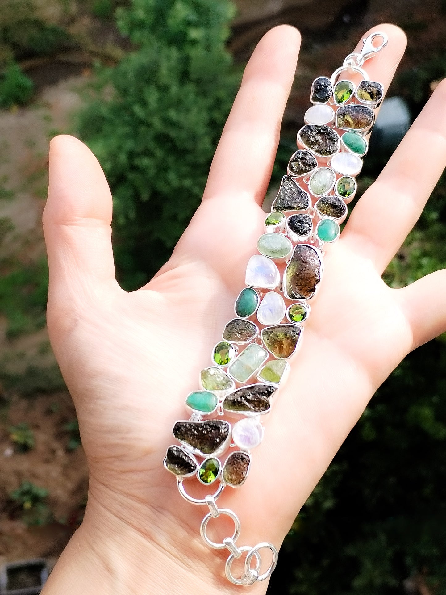 Impresionante pulsera de Moldavitas y Minerales