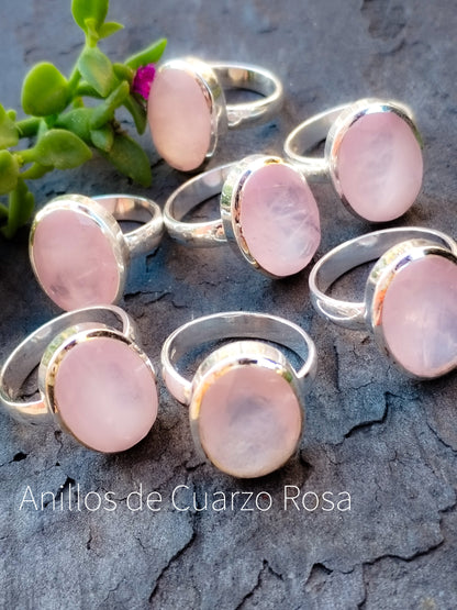Anillo de cuarzo rosa tallado
