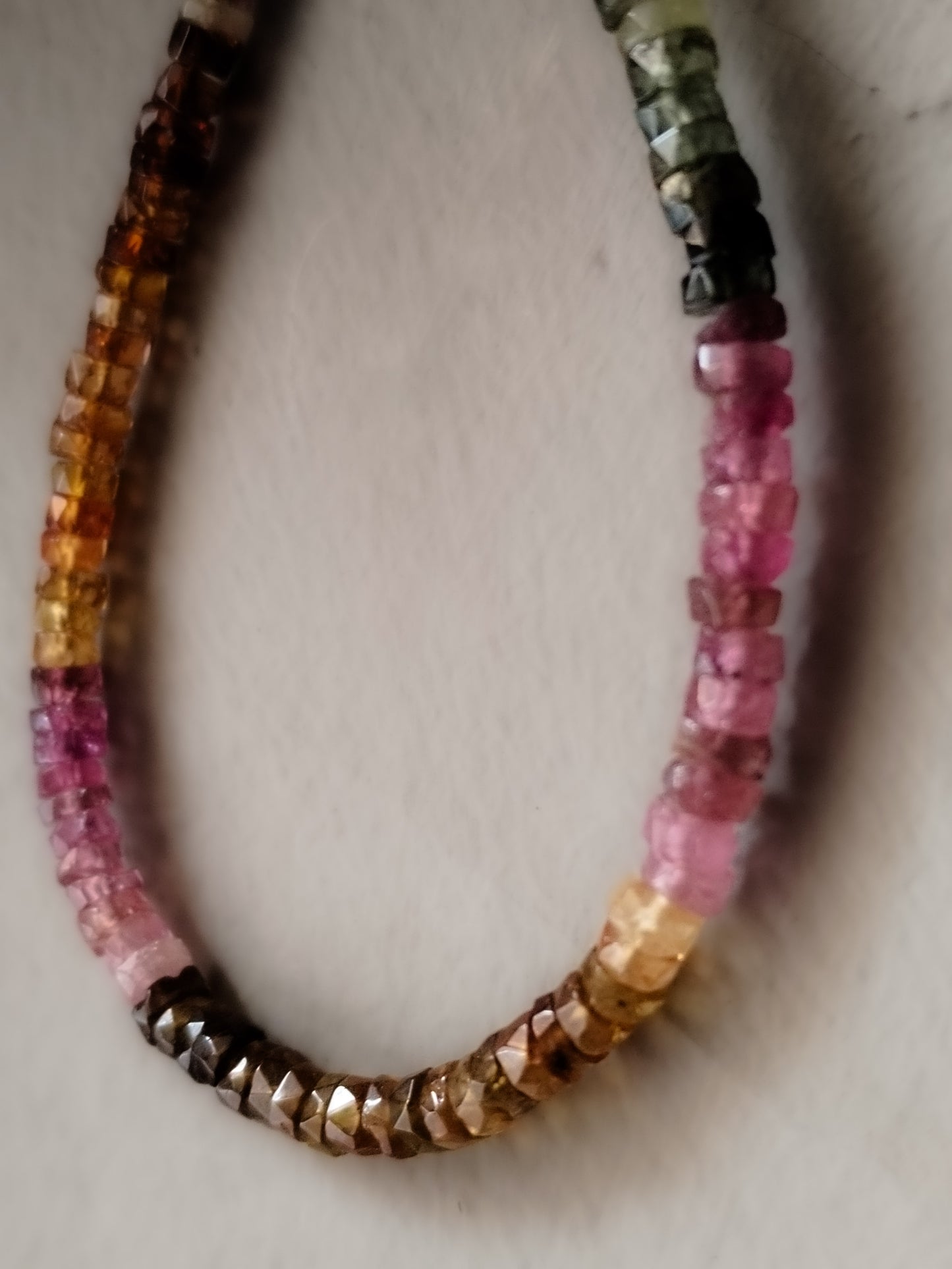 Pulsera tallada de Turmalina extra