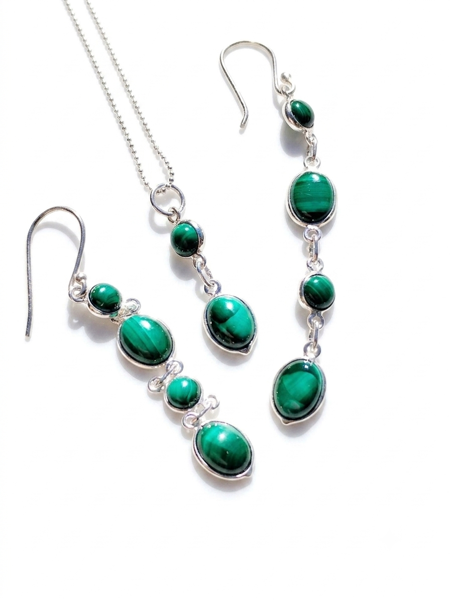 Conjunto de pendientes y collar de Malaquita