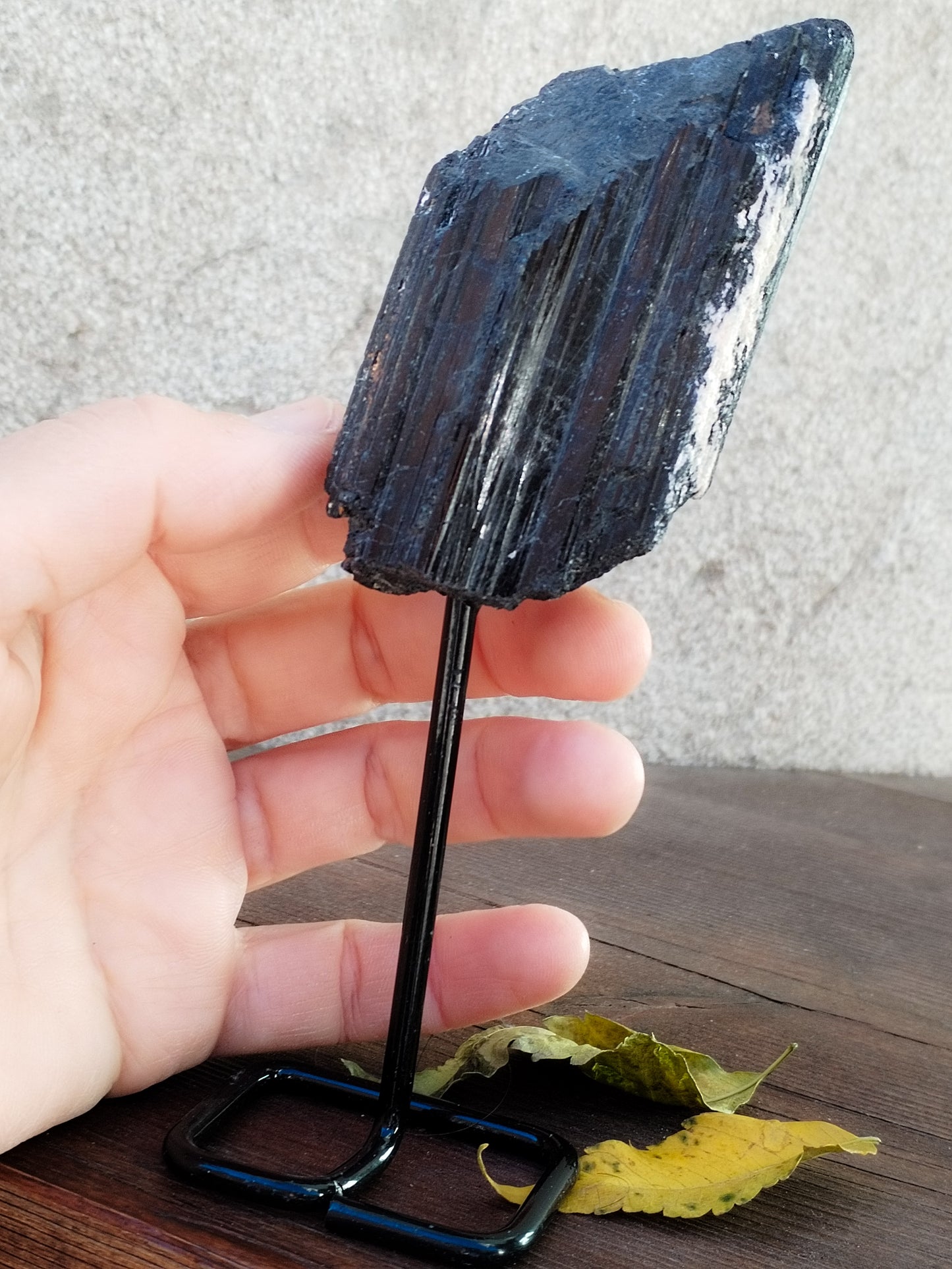 Turmalina Negra en base metálica
