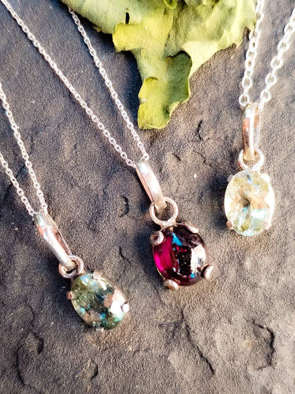 Mini Colgantes con piedras preciosas