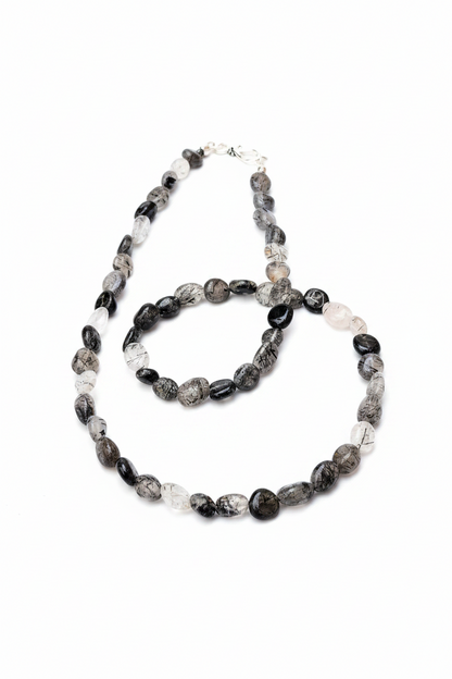 Collar de Cuarzo con Turmalina Negra