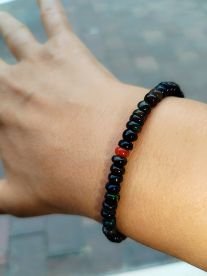 Pulsera de ópalo negro auténtico y pieza central de Ópalo rojo