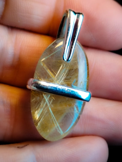 Colgante de diseño de Cuarzo Rutilado Dorado