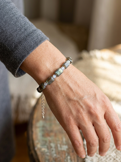 Pulsera artesanal de Labradorita y Piedra Luna
