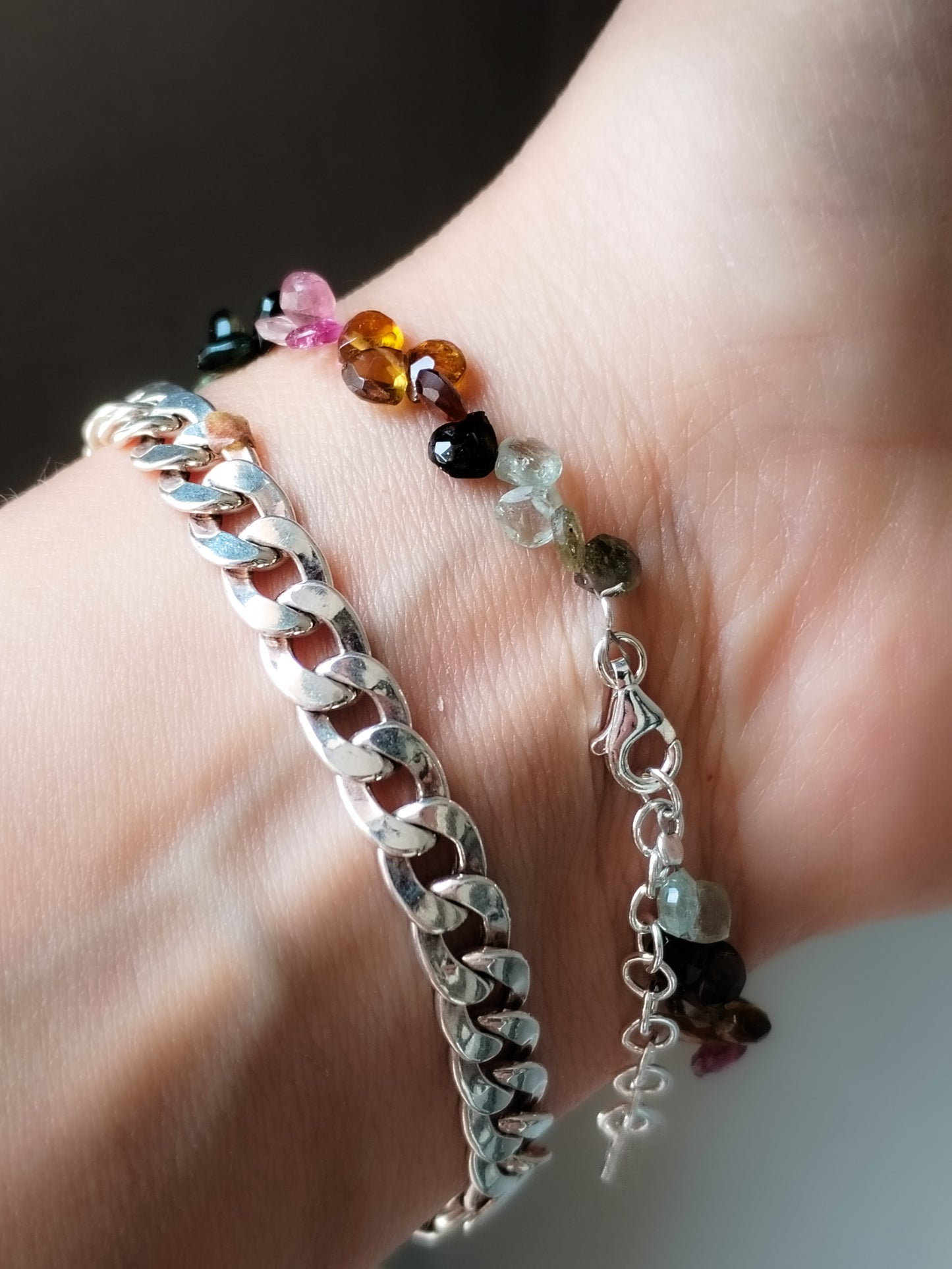 Pulsera de Turmalina natural auténtica multicolor facetada en forma de corazón