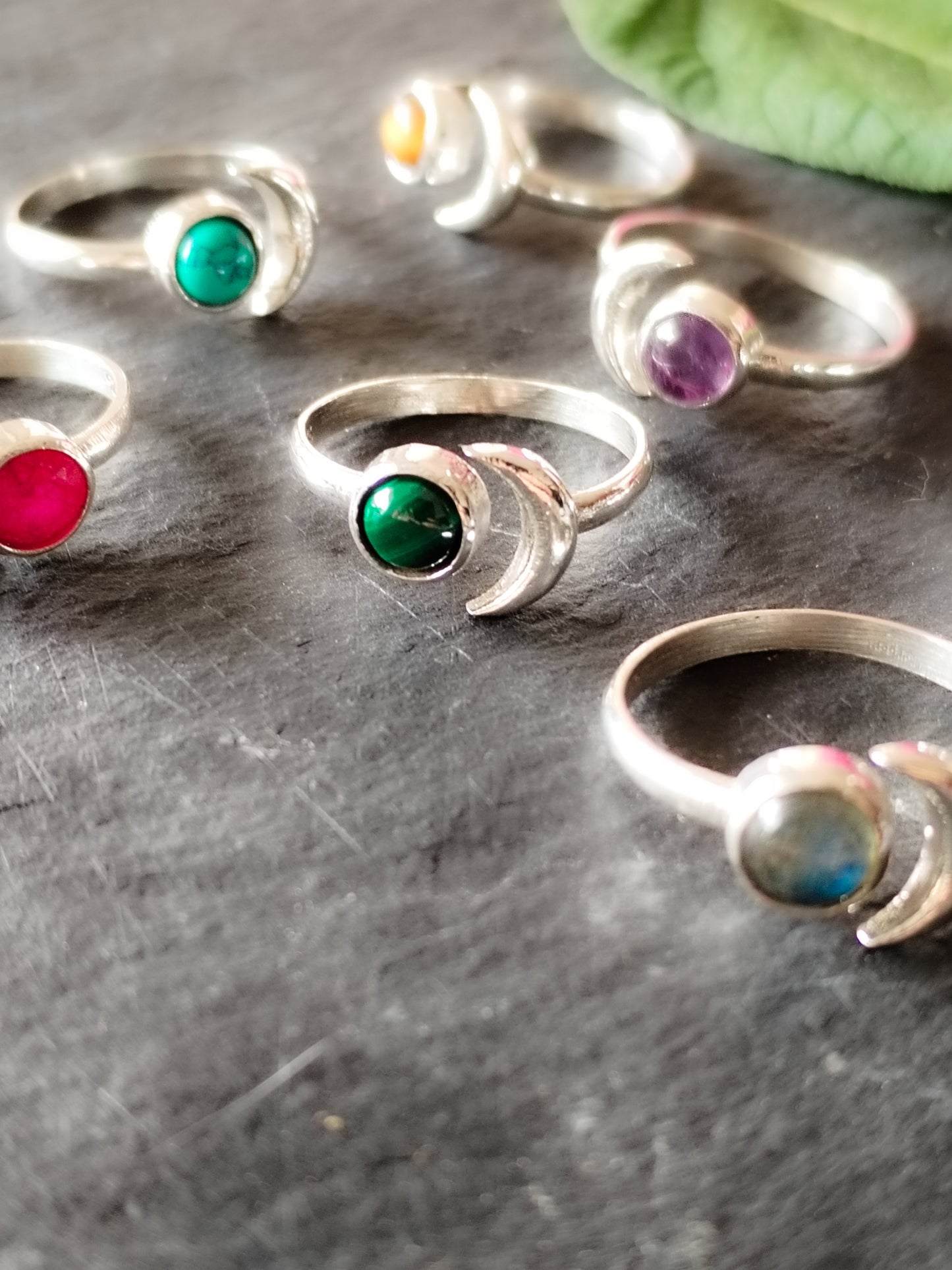 Anillo Luna de plata de ley y minerales