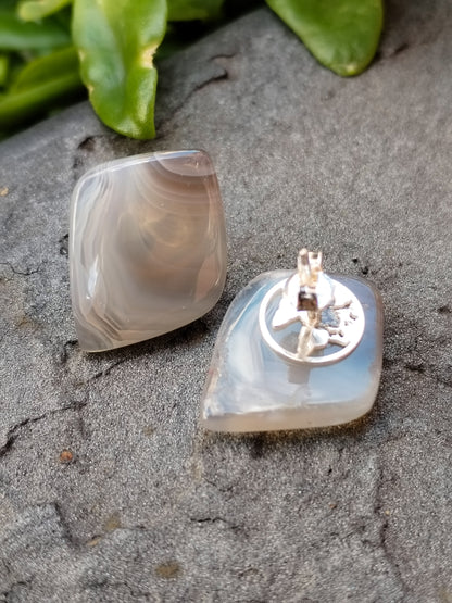 Pendientes de ágata gris bandeada y plata de ley
