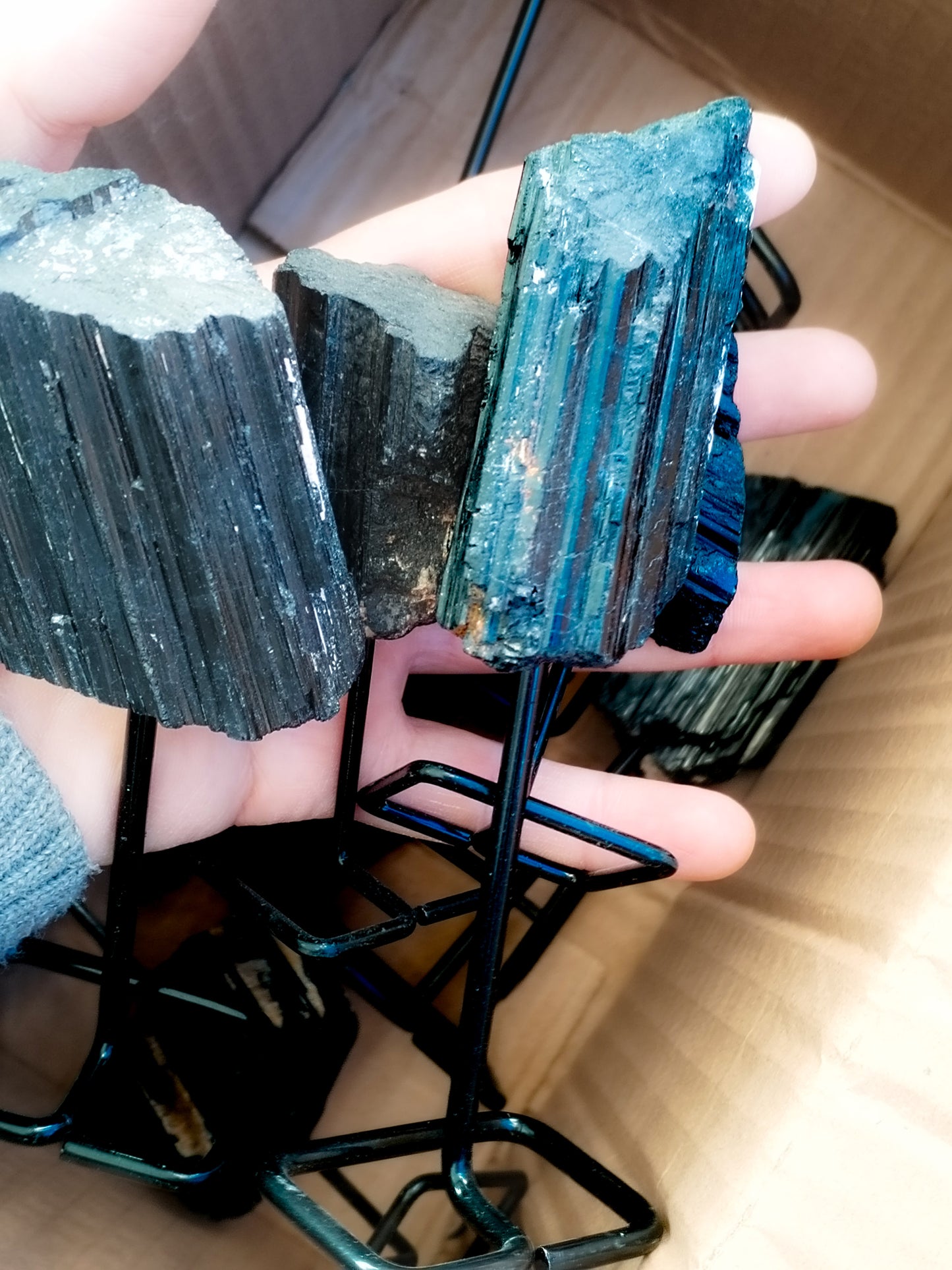 Turmalina Negra en base metálica