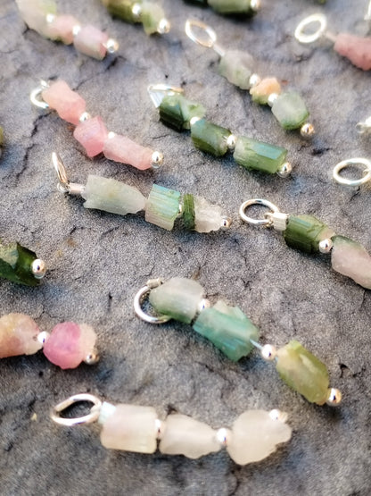 Colgante de Turmalina de colores en Bruto. Plata de Ley