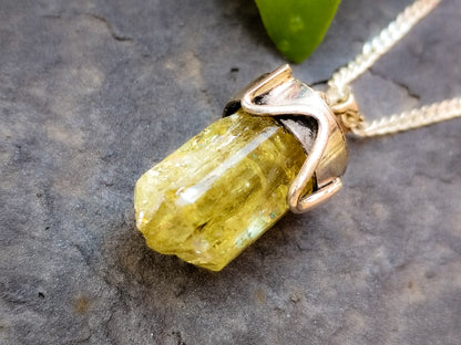 Colgante de Olivino amarillo y plata de ley