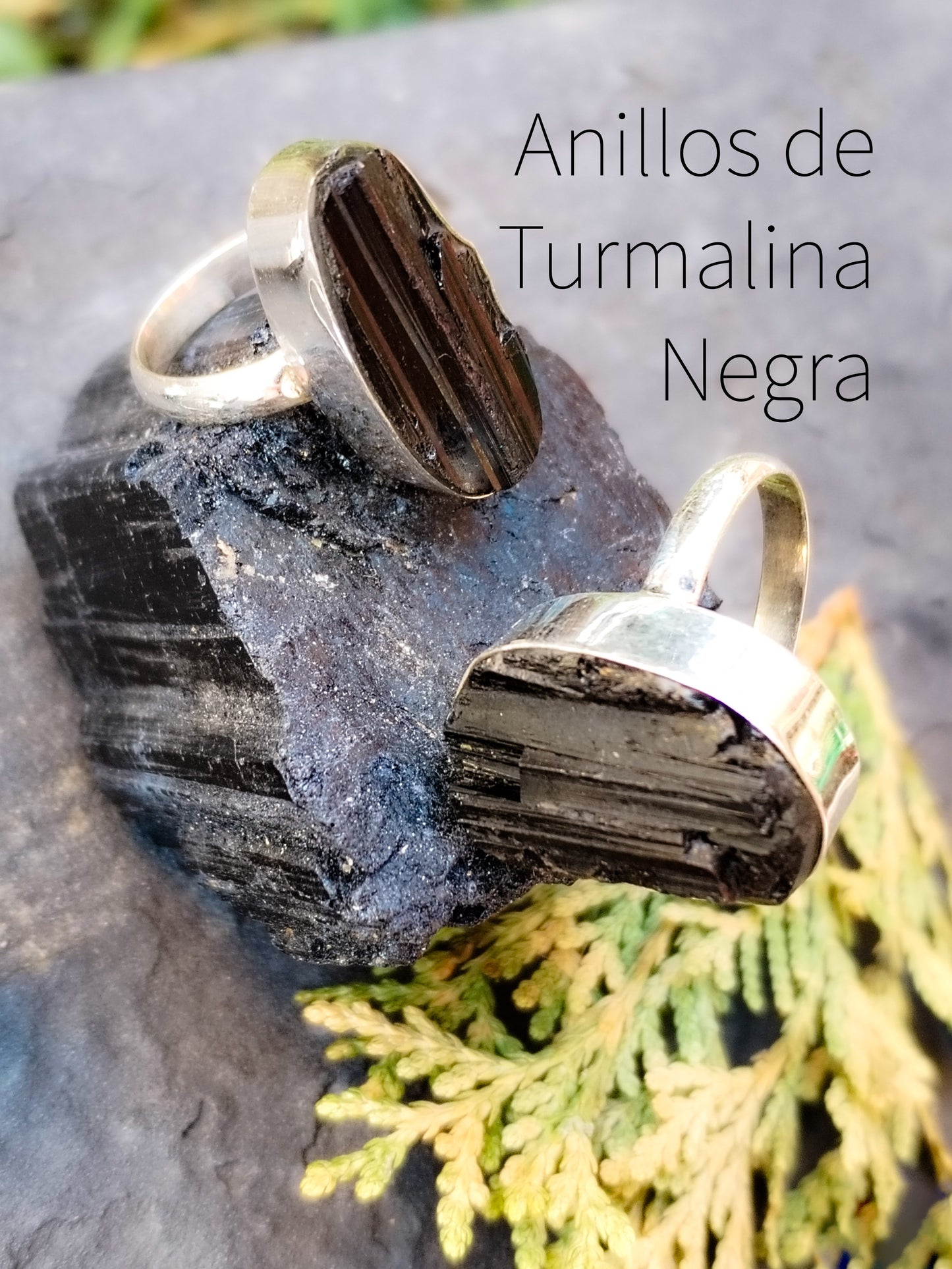 Anillo de plata de ley y Turmalina en bruto