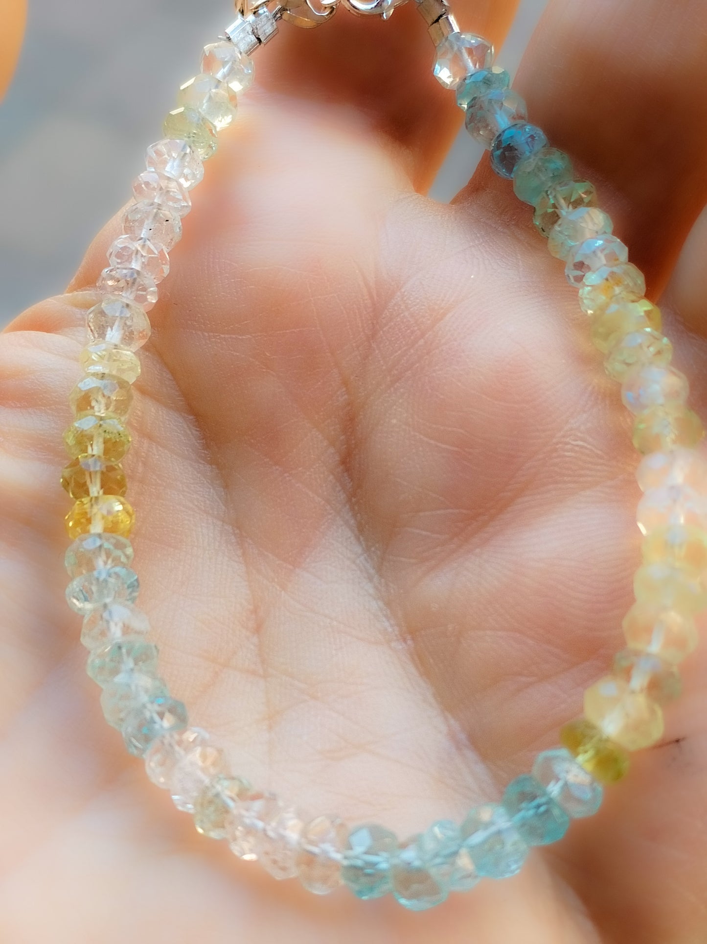 Pulsera de Aguamarina y Heliodoro tallada
