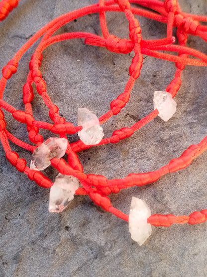 Pulsera roja de los siete nudos con Diamante Herkimer