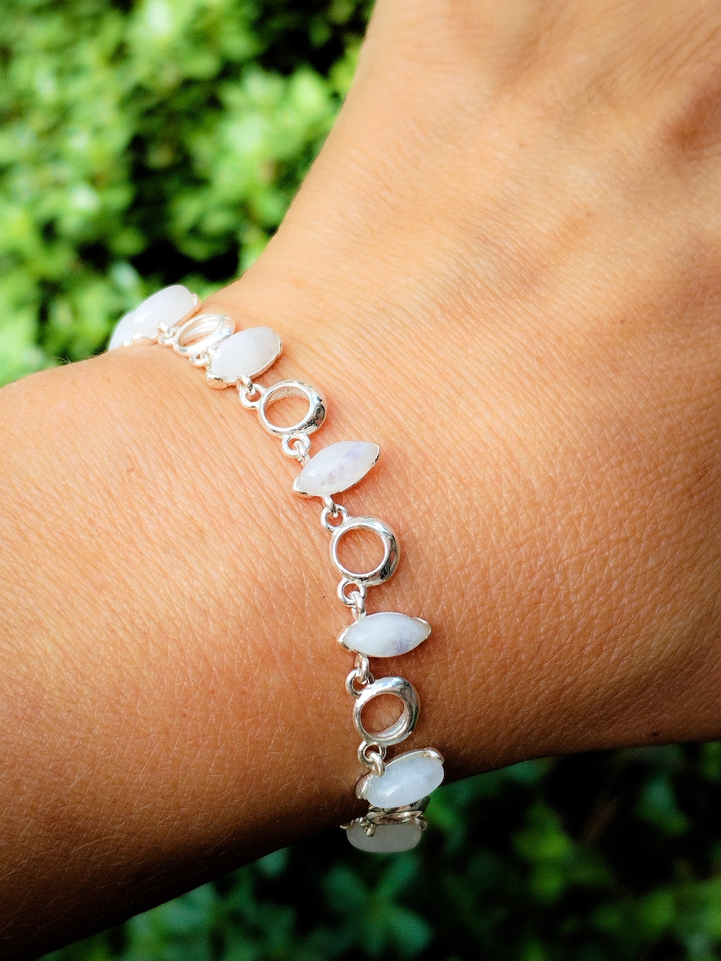 Pulsera de Piedra luna y Plata de ley de diseño